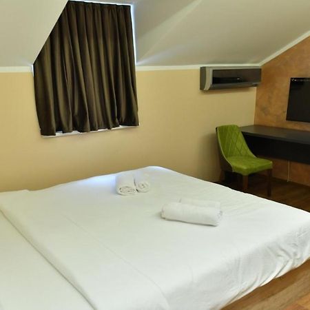 Apartmani Mali Vikend ベオグラード エクステリア 写真