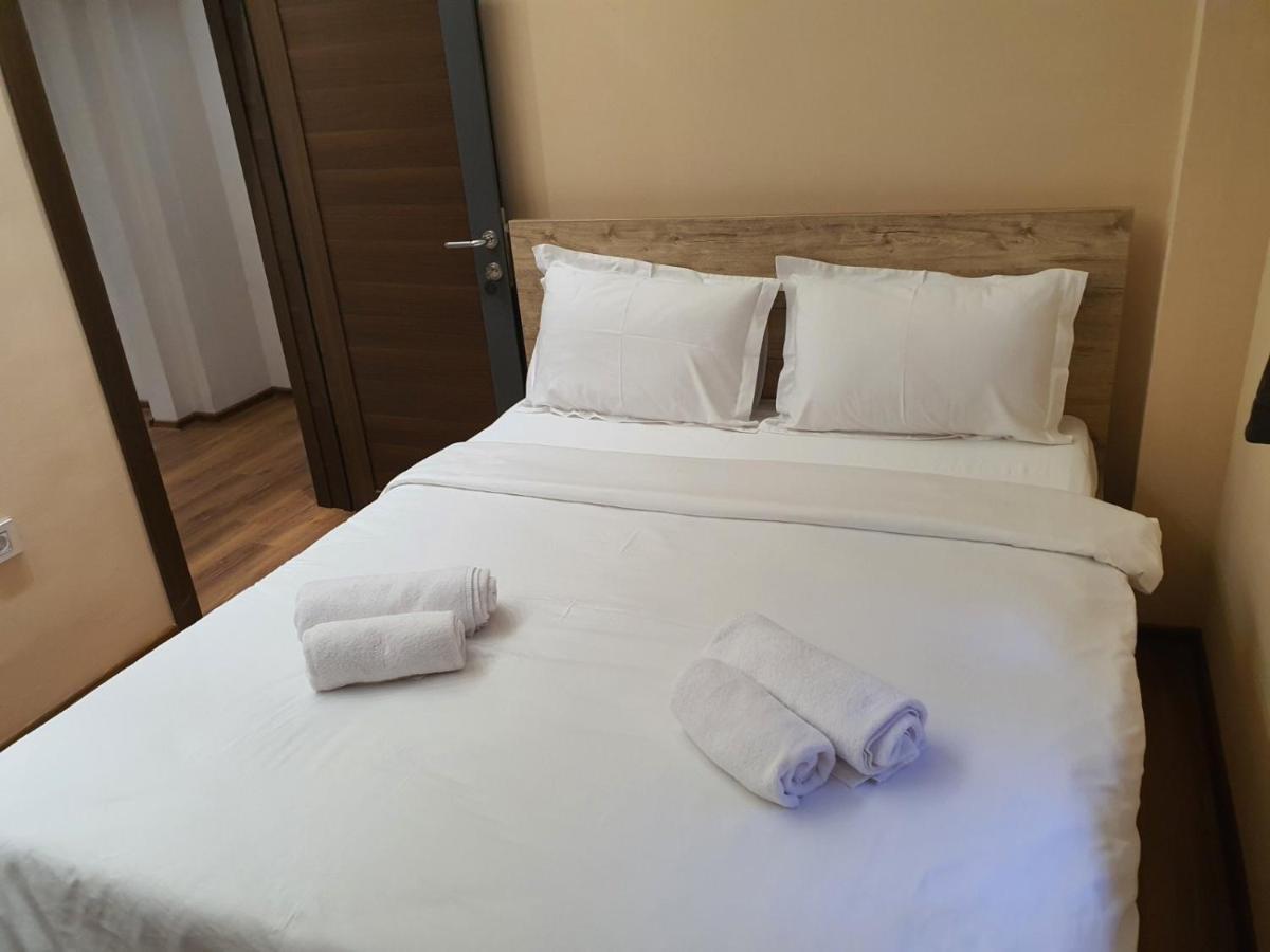 Apartmani Mali Vikend ベオグラード エクステリア 写真