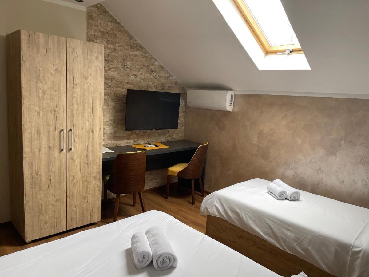 Apartmani Mali Vikend ベオグラード エクステリア 写真